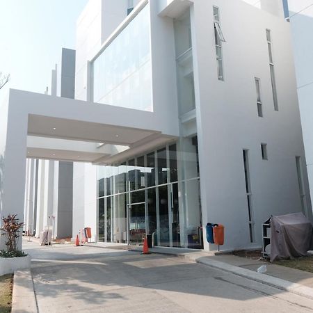 Green Stay Inn Aeropolis Tangerang Exterior photo